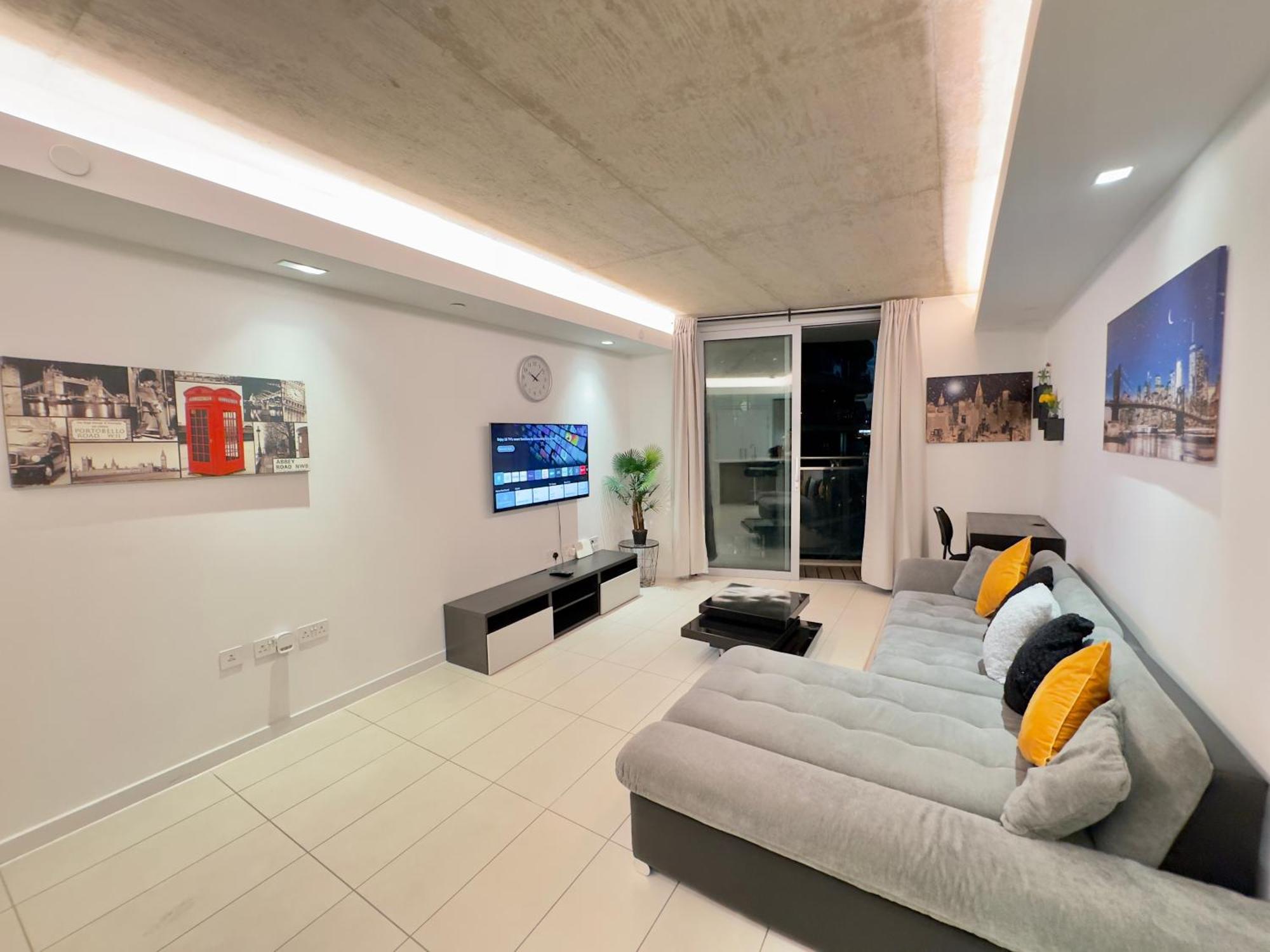 Excel Cosy With Balcony & River View Close To O2 Arena, Cable Car, City Hall Apartamento