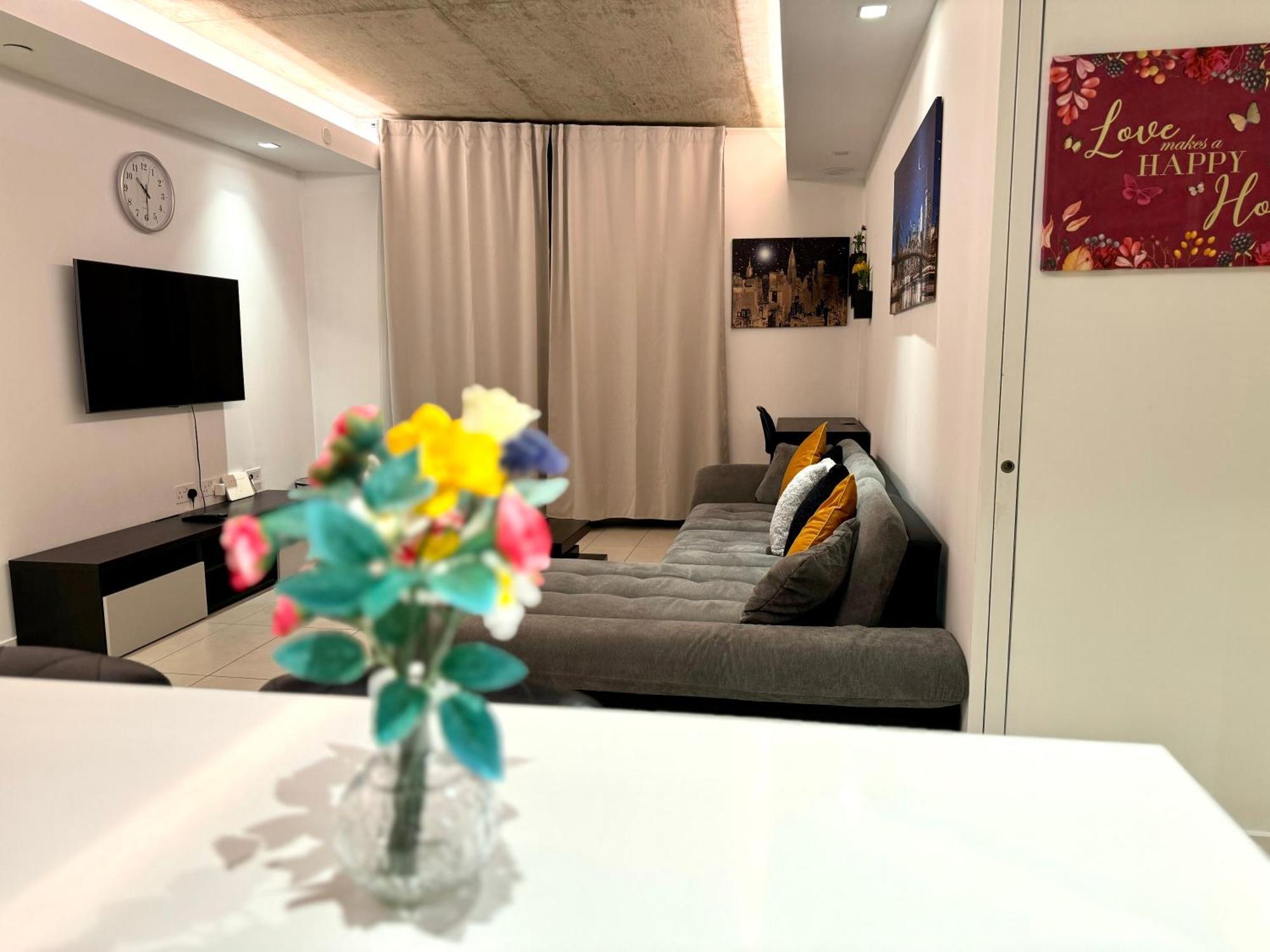 Excel Cosy With Balcony & River View Close To O2 Arena, Cable Car, City Hall Apartamento *