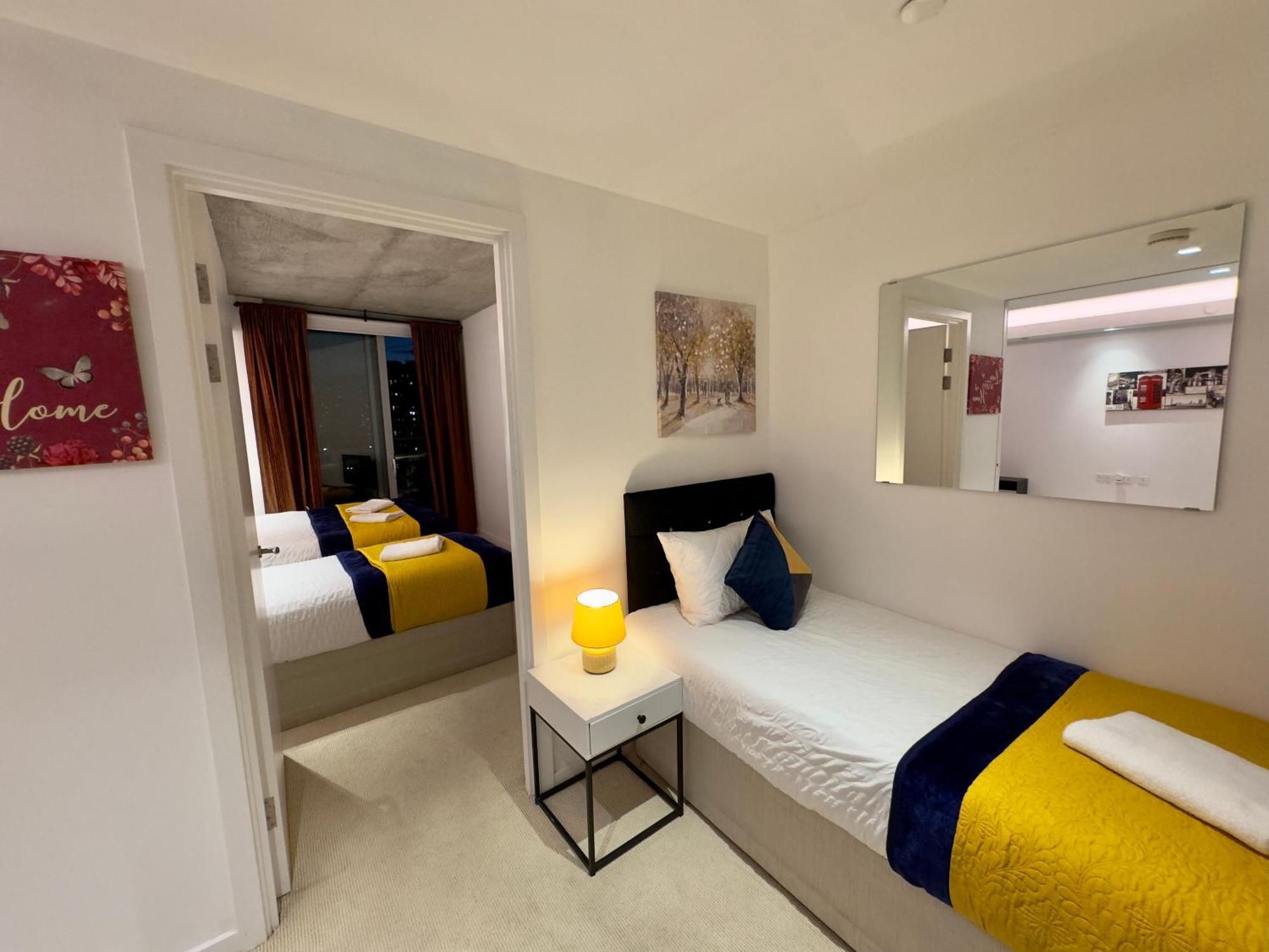 Apartamento Excel Cosy With Balcony & River View Close To O2 Arena, Cable Car, City Hall *