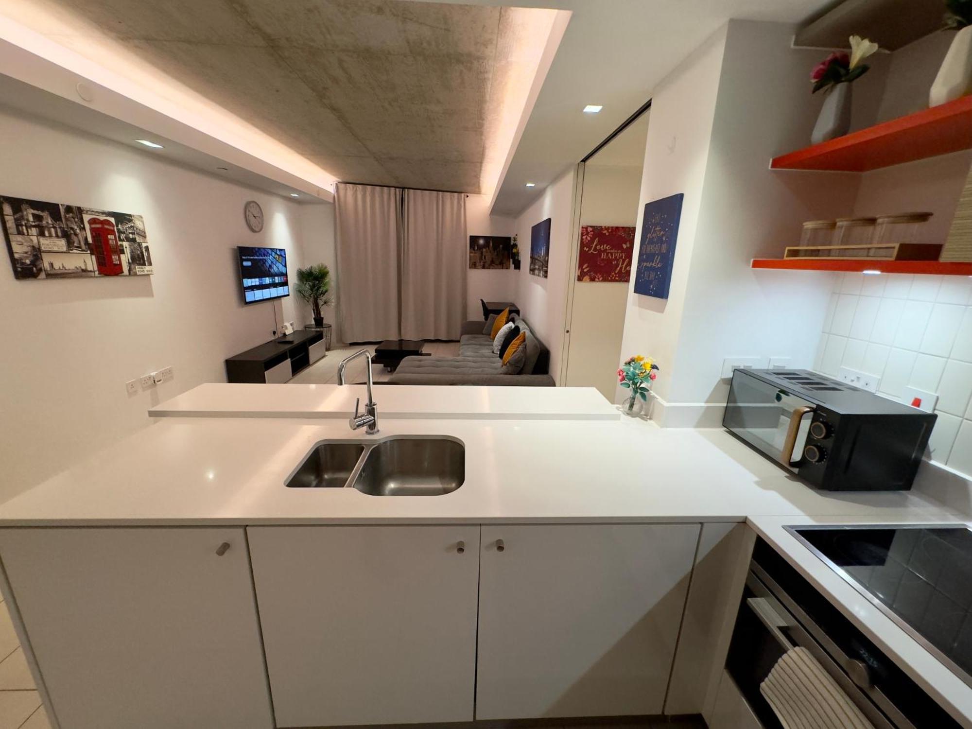 Apartamento Excel Cosy With Balcony & River View Close To O2 Arena, Cable Car, City Hall *