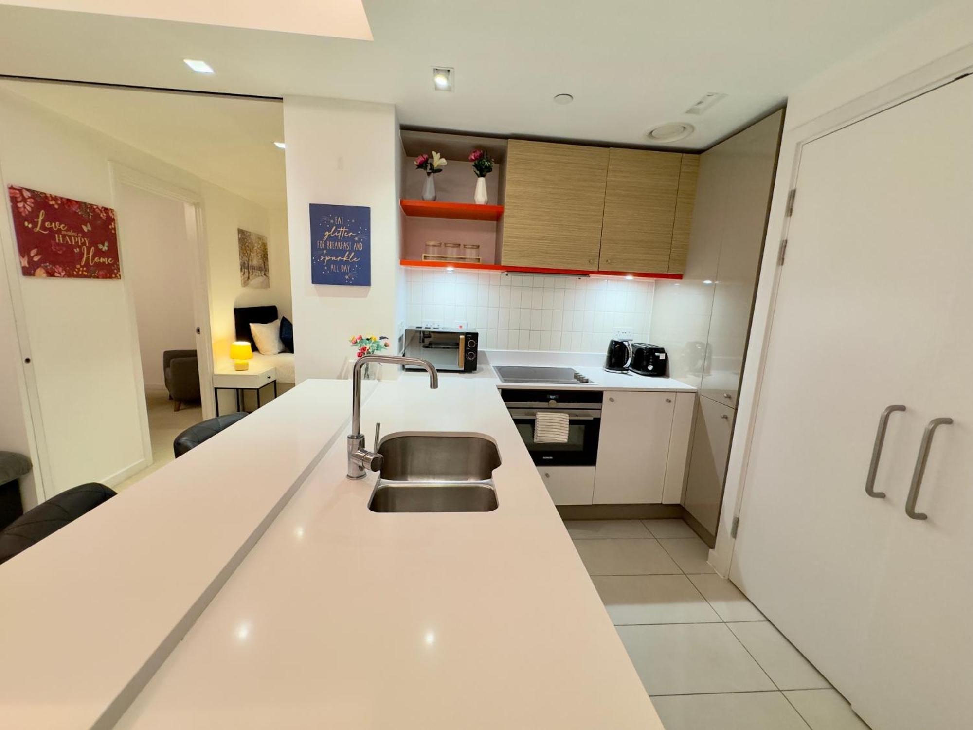 Apartamento Excel Cosy With Balcony & River View Close To O2 Arena, Cable Car, City Hall *