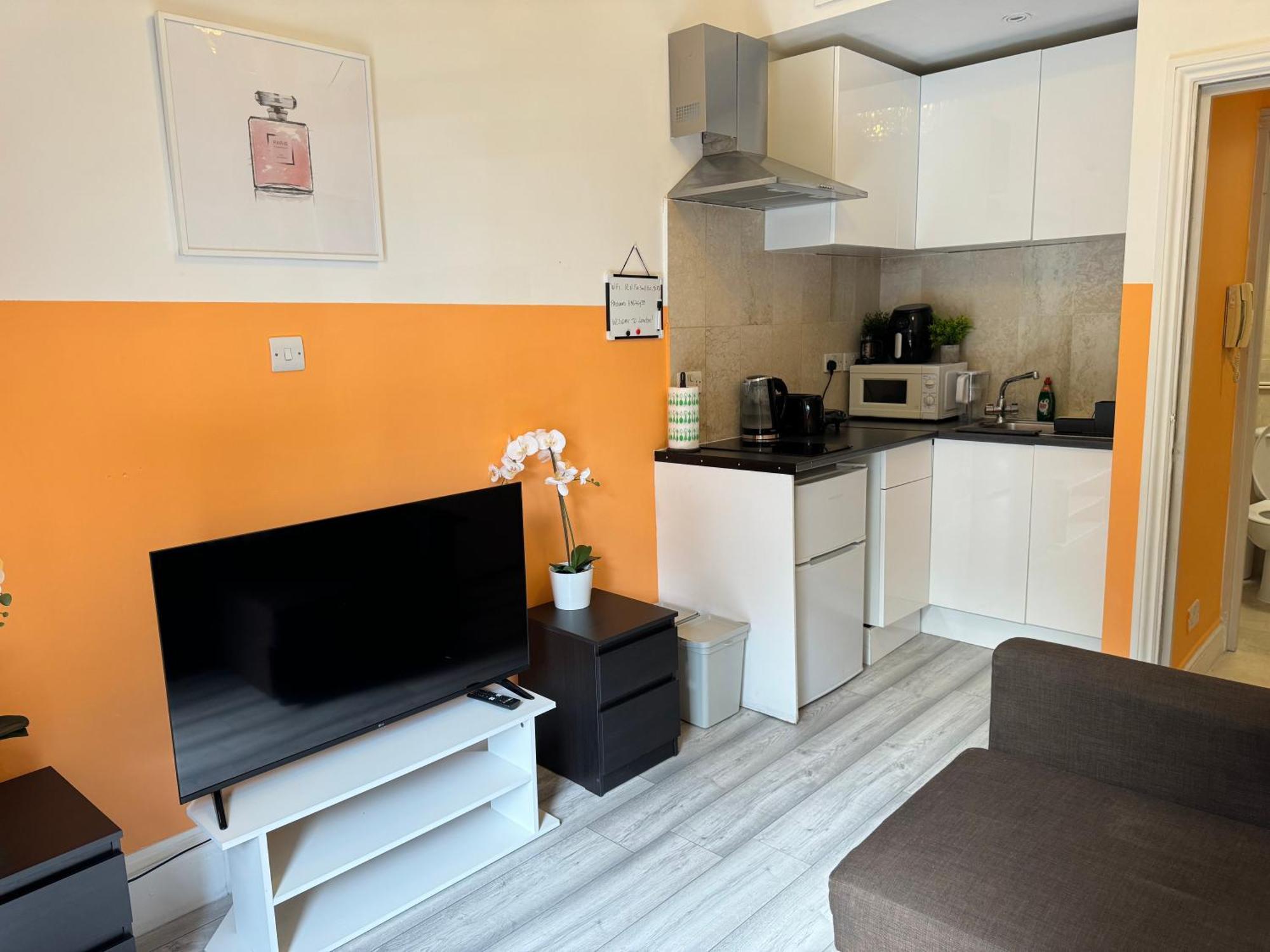 Central, Compact And Fashion Flat For 4 People With Breakfast In Kensington Zone 1 *