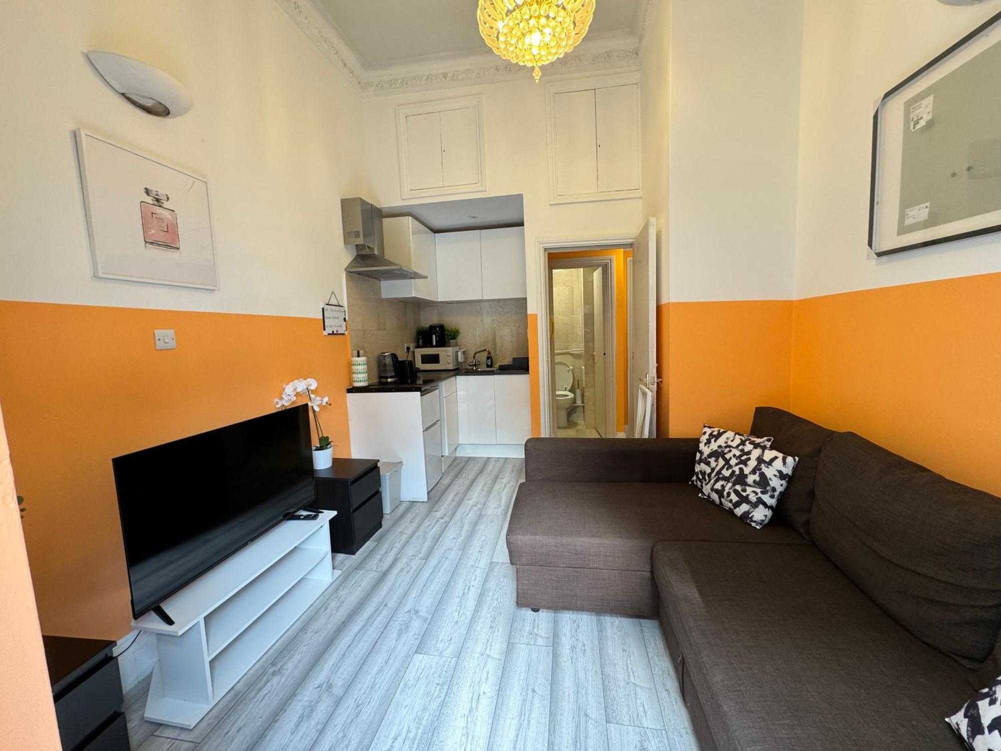 Central, Compact And Fashion Flat For 4 People With Breakfast In Kensington Zone 1 *