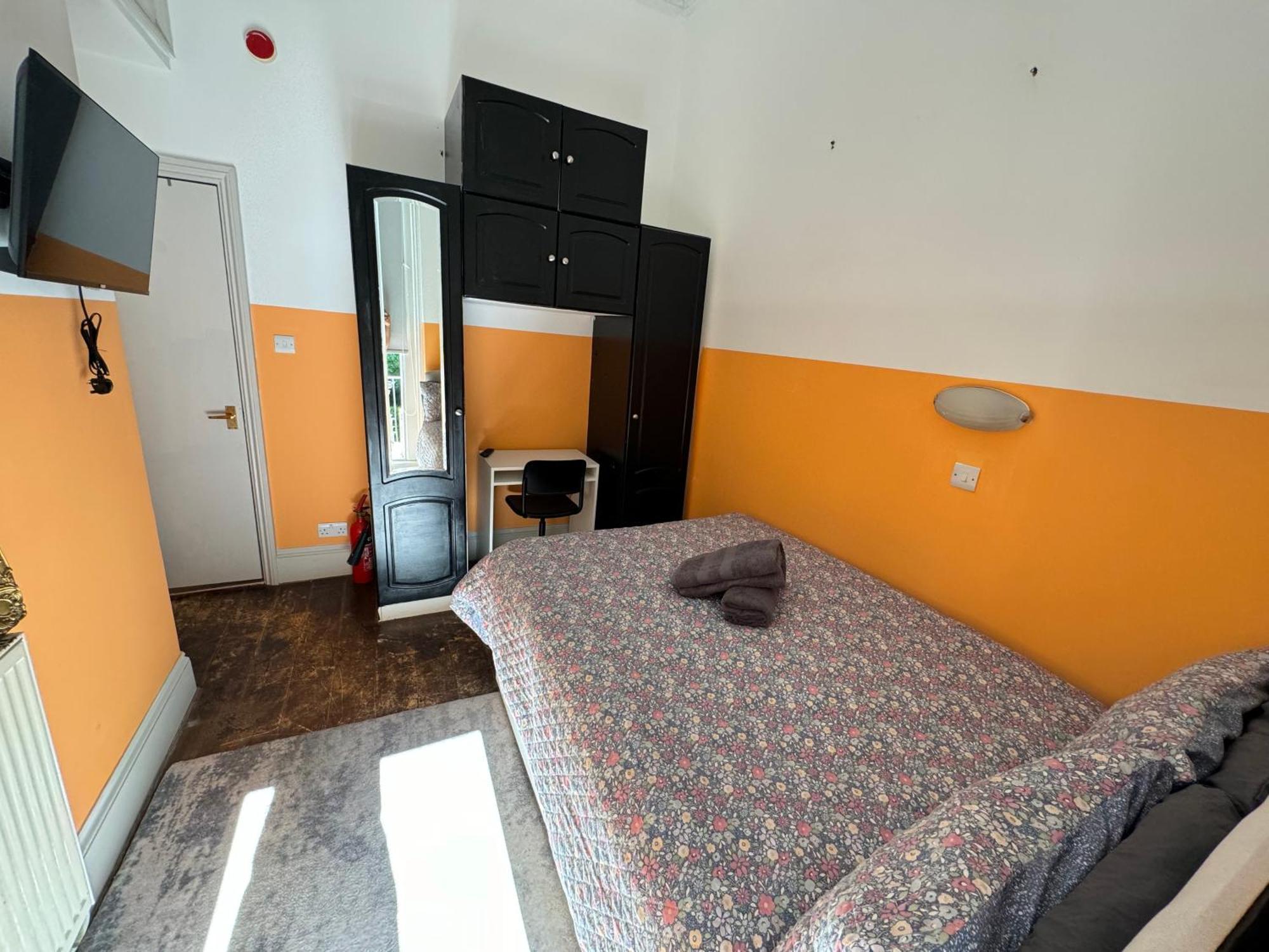 Central, Compact And Fashion Flat For 4 People With Breakfast In Kensington Zone 1 *