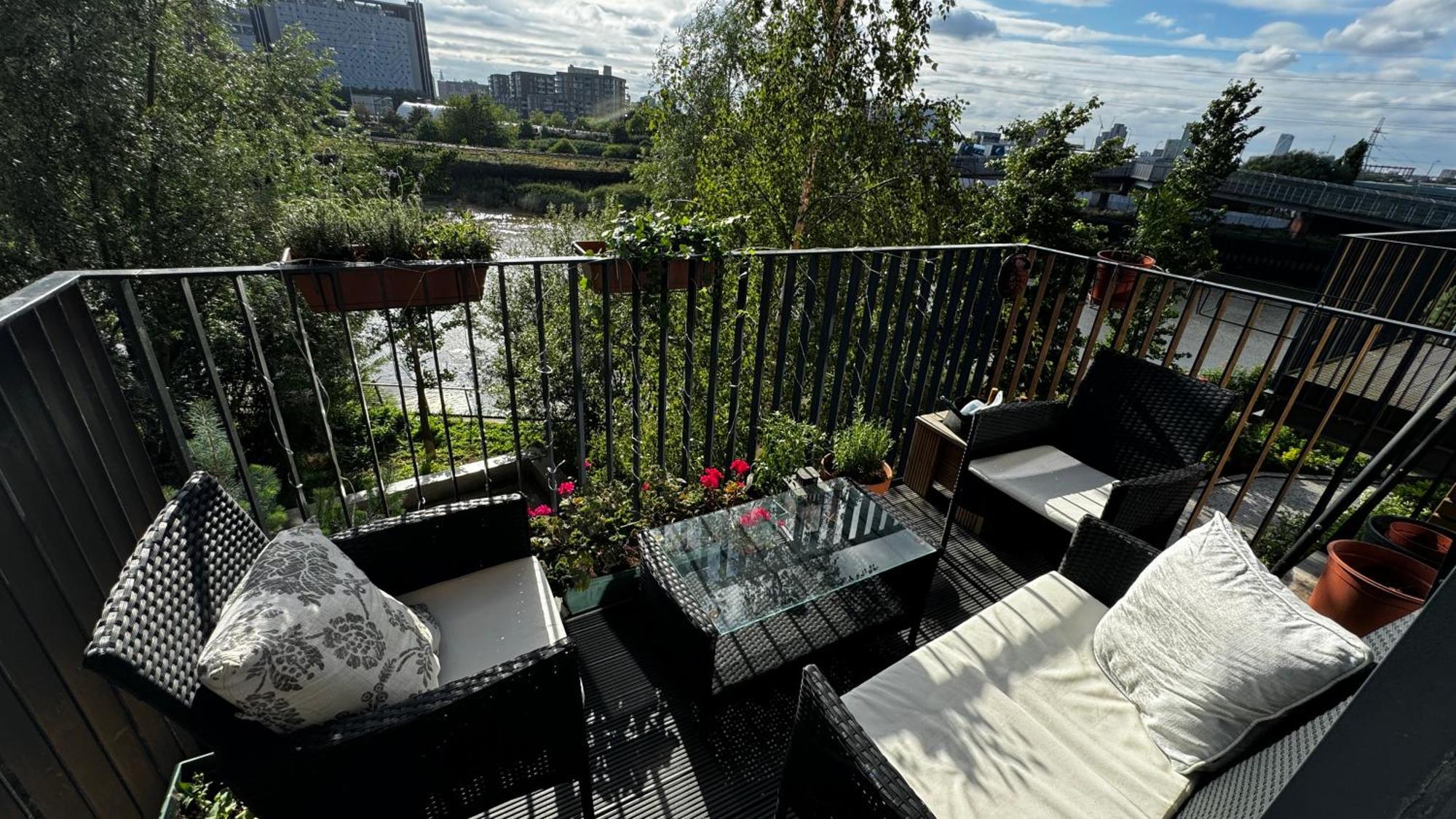 Island 1 Bedroom Luxury Apartments, Private Balcony Appartement Londen
