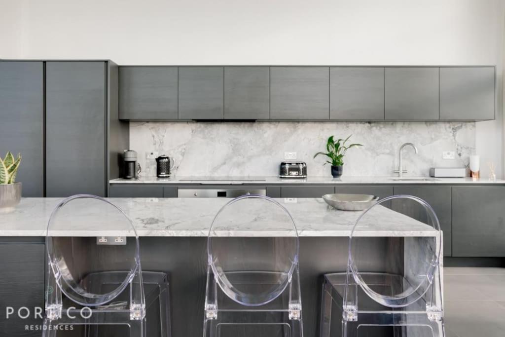 Portico Residences - Stunning Penthouse With River Views In Battersea Appartement