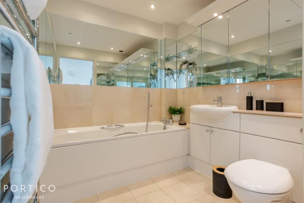 Portico Residences - Stunning Penthouse With River Views In Battersea Appartement Londres