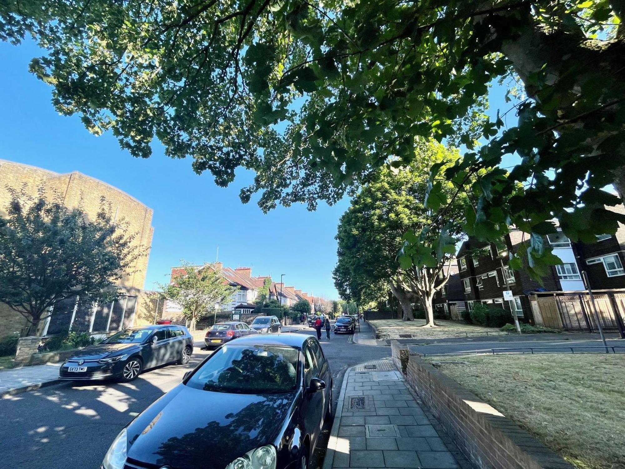 Newly Refurbished 3 Bed Flat Free Parking Appartement Londres