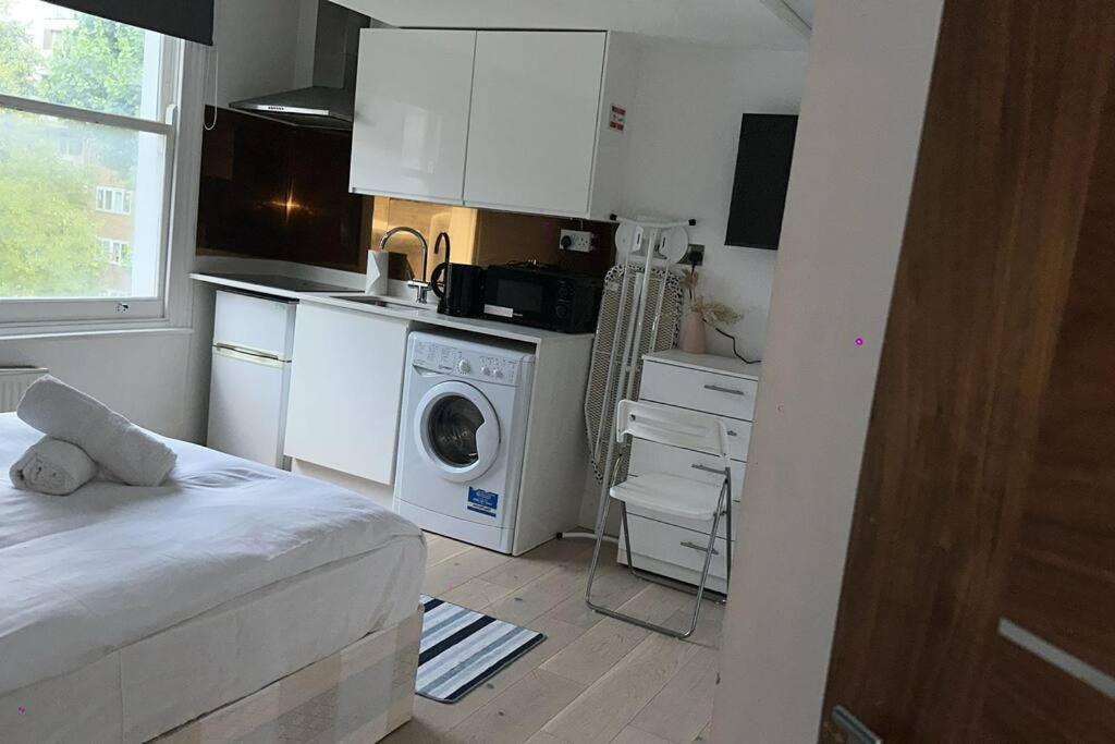 Studio Flat In Maida Vale Mv4 * Londen