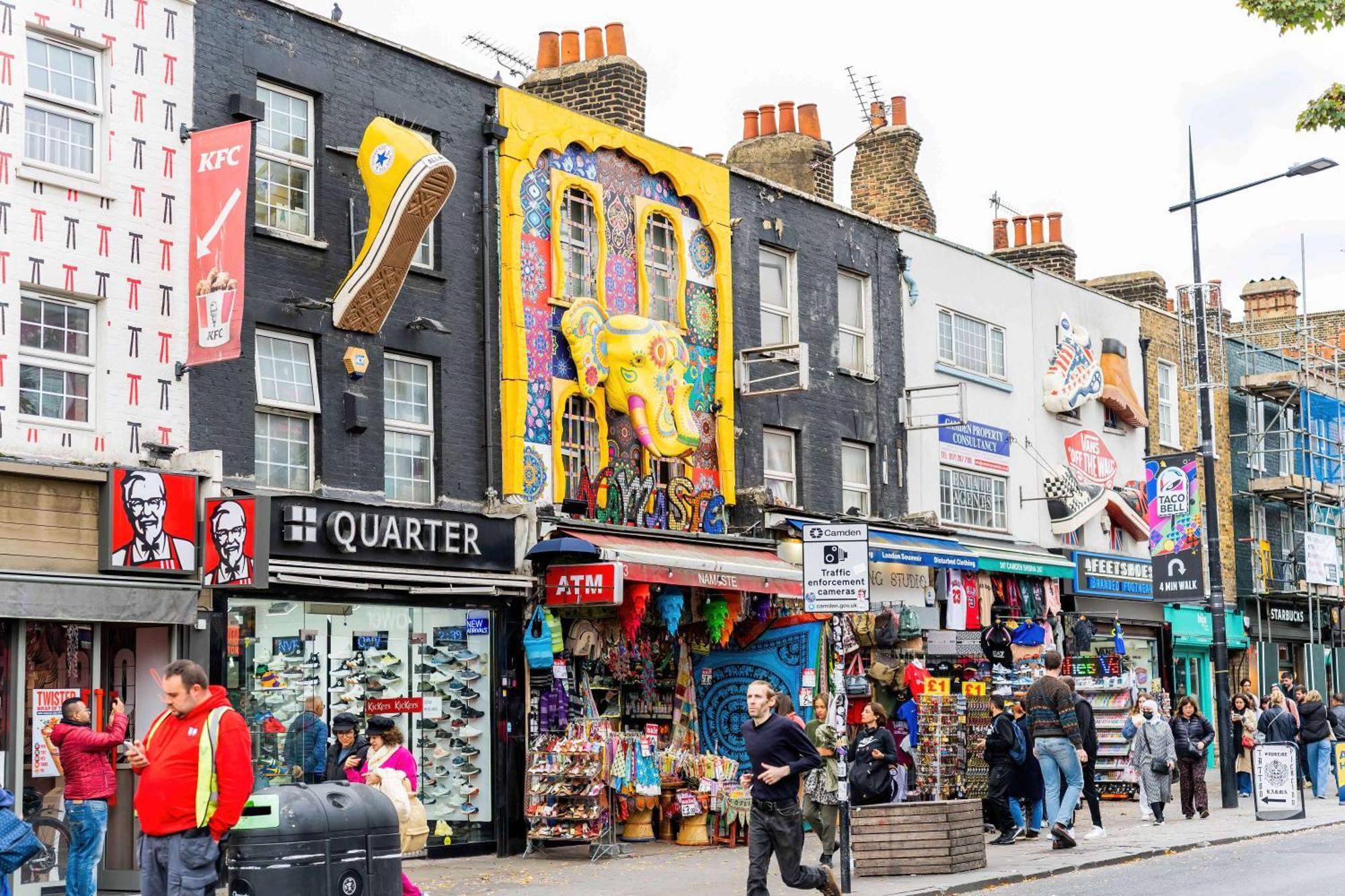 Camden Coach House By Livestay Short Lets & Serviced With Terrace Retreat & Parking *