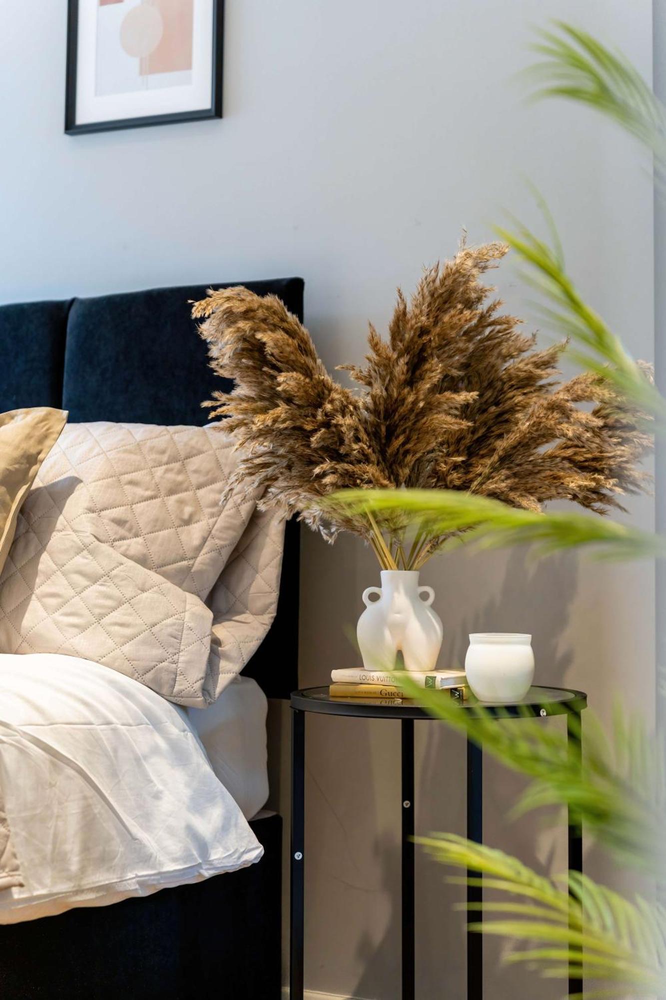 Casa de Férias Camden Coach House By Livestay Short Lets & Serviced With Terrace Retreat & Parking Londres