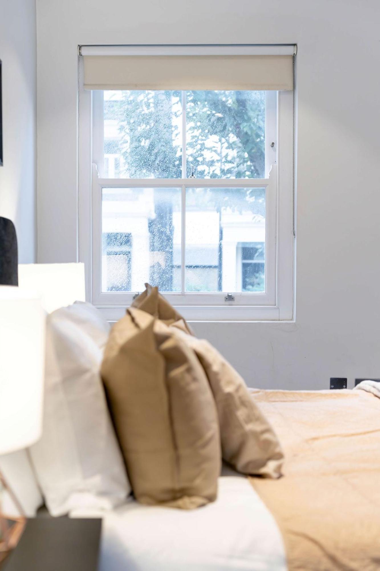 Camden Coach House By Livestay Short Lets & Serviced With Terrace Retreat & Parking Londres