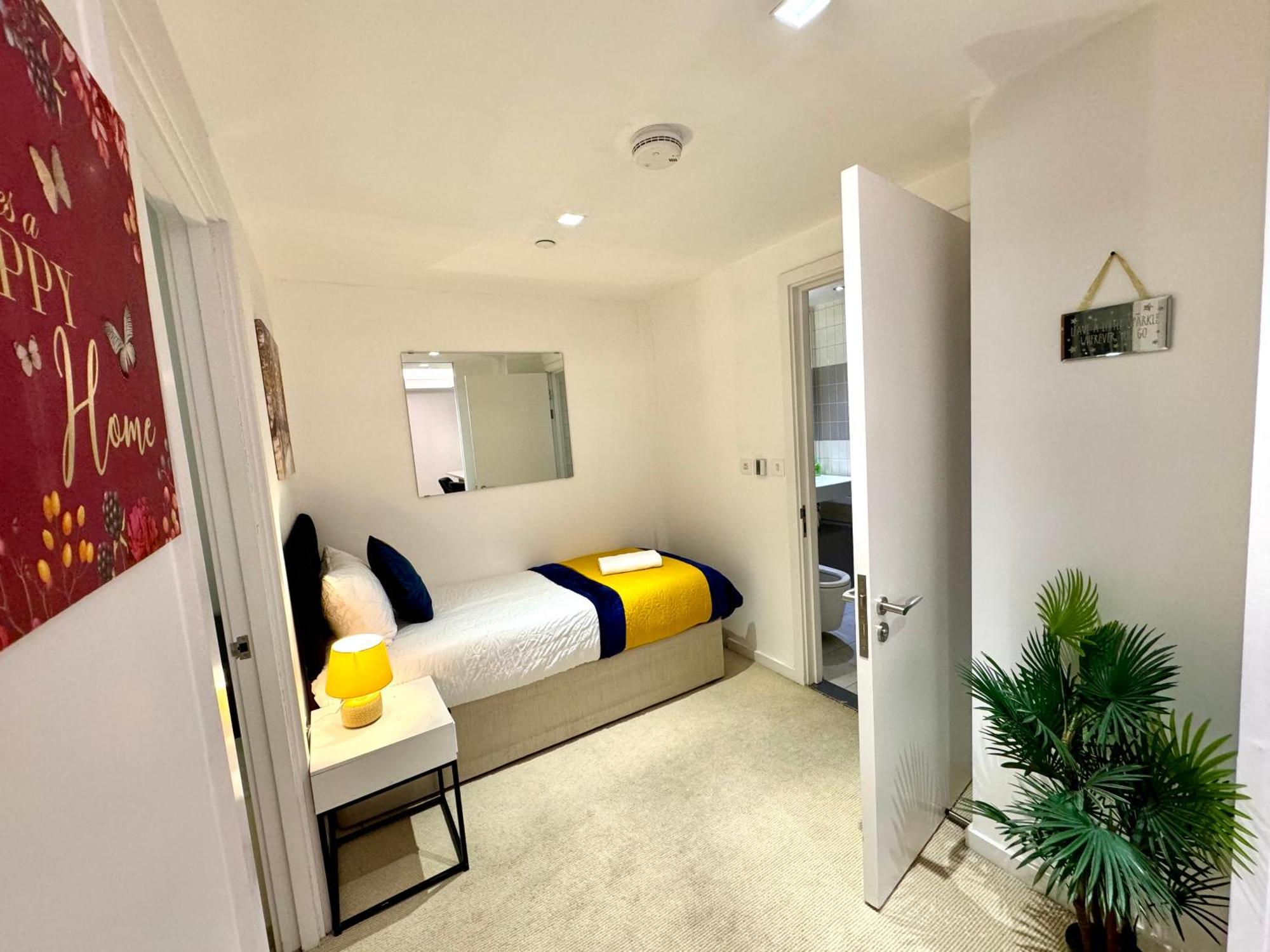 Excel Cosy With Balcony & River View Close To O2 Arena, Cable Car, City Hall