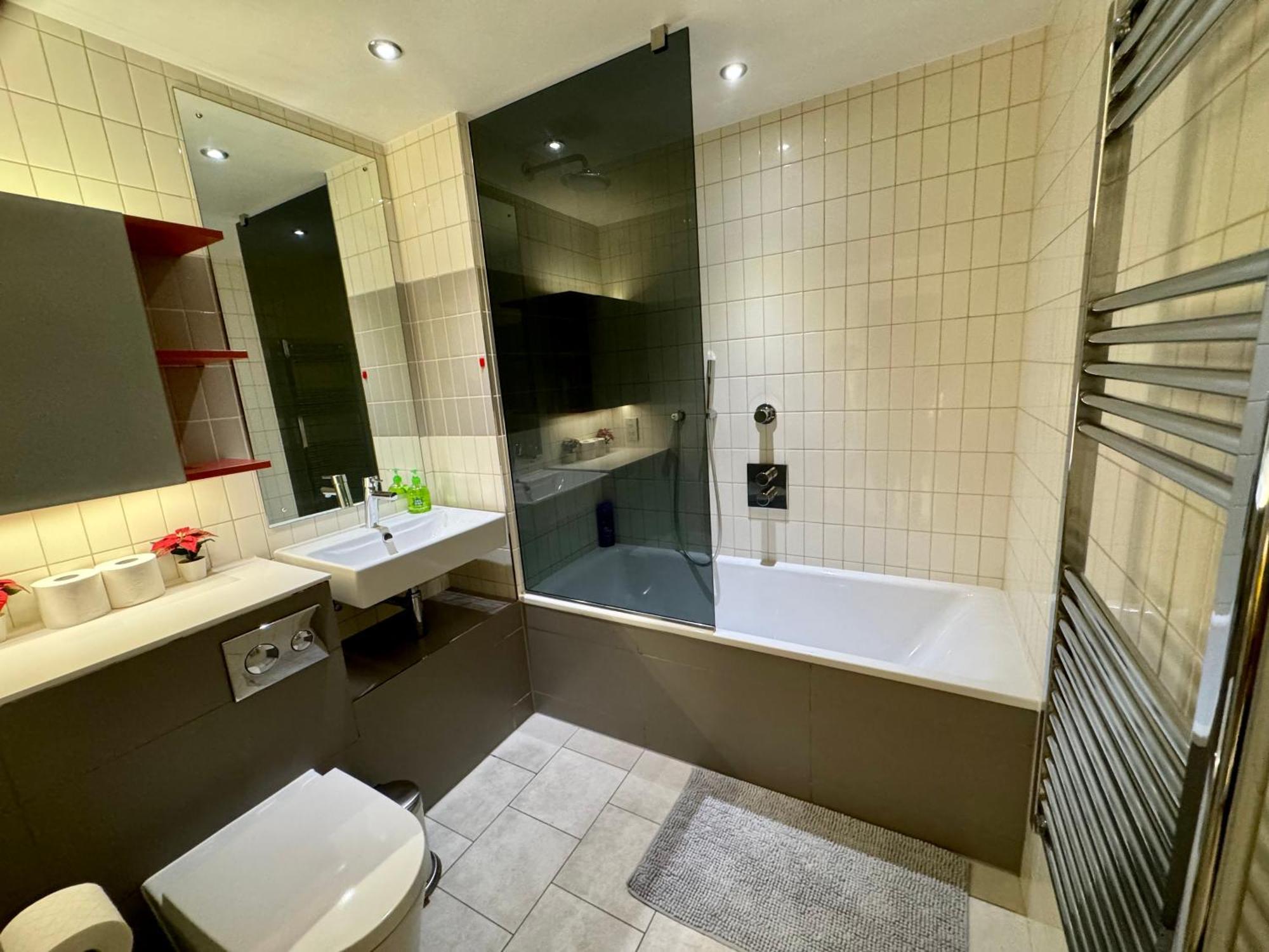 Excel Cosy With Balcony & River View Close To O2 Arena, Cable Car, City Hall Londres