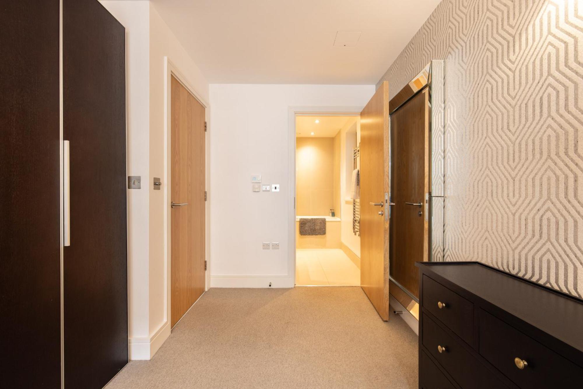 Modern, Spacious With Patio Appartement