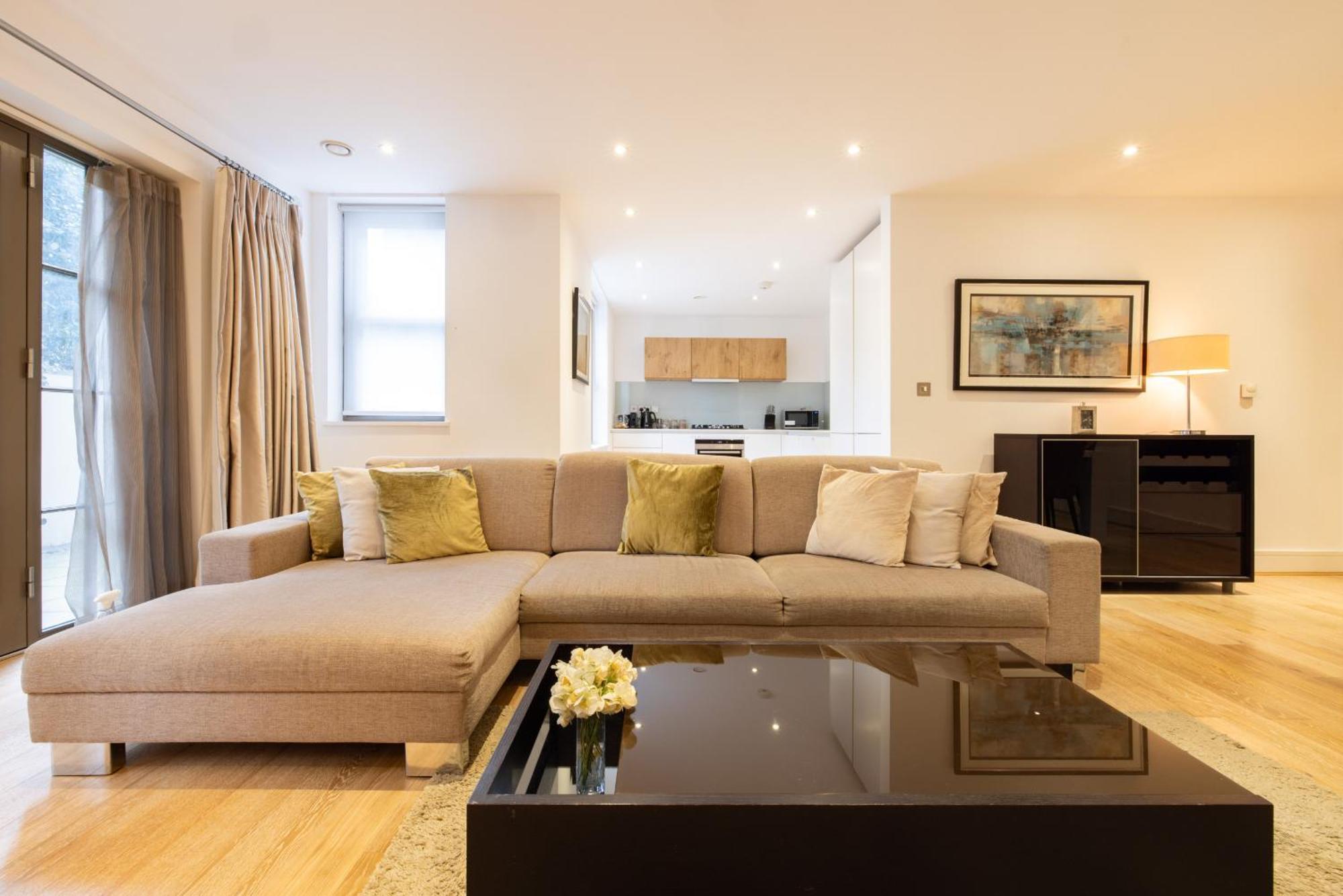Modern, Spacious With Patio Appartement Londres