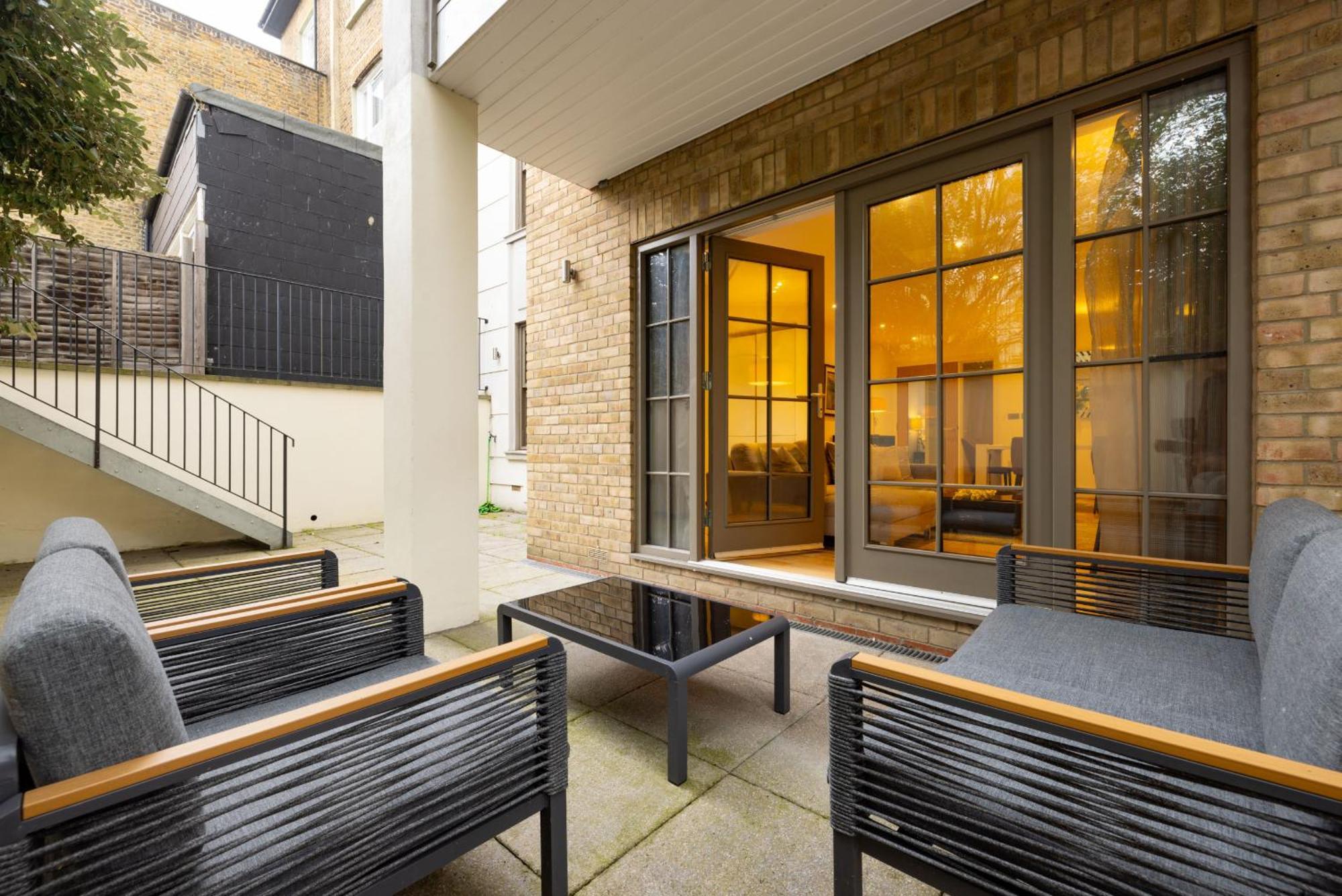 Appartement Modern, Spacious With Patio *