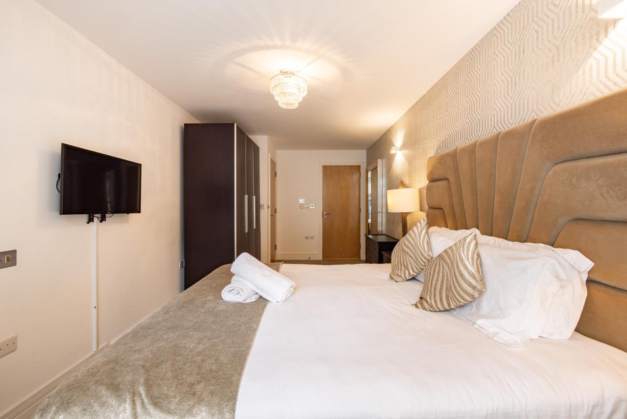 Modern, Spacious With Patio Appartement