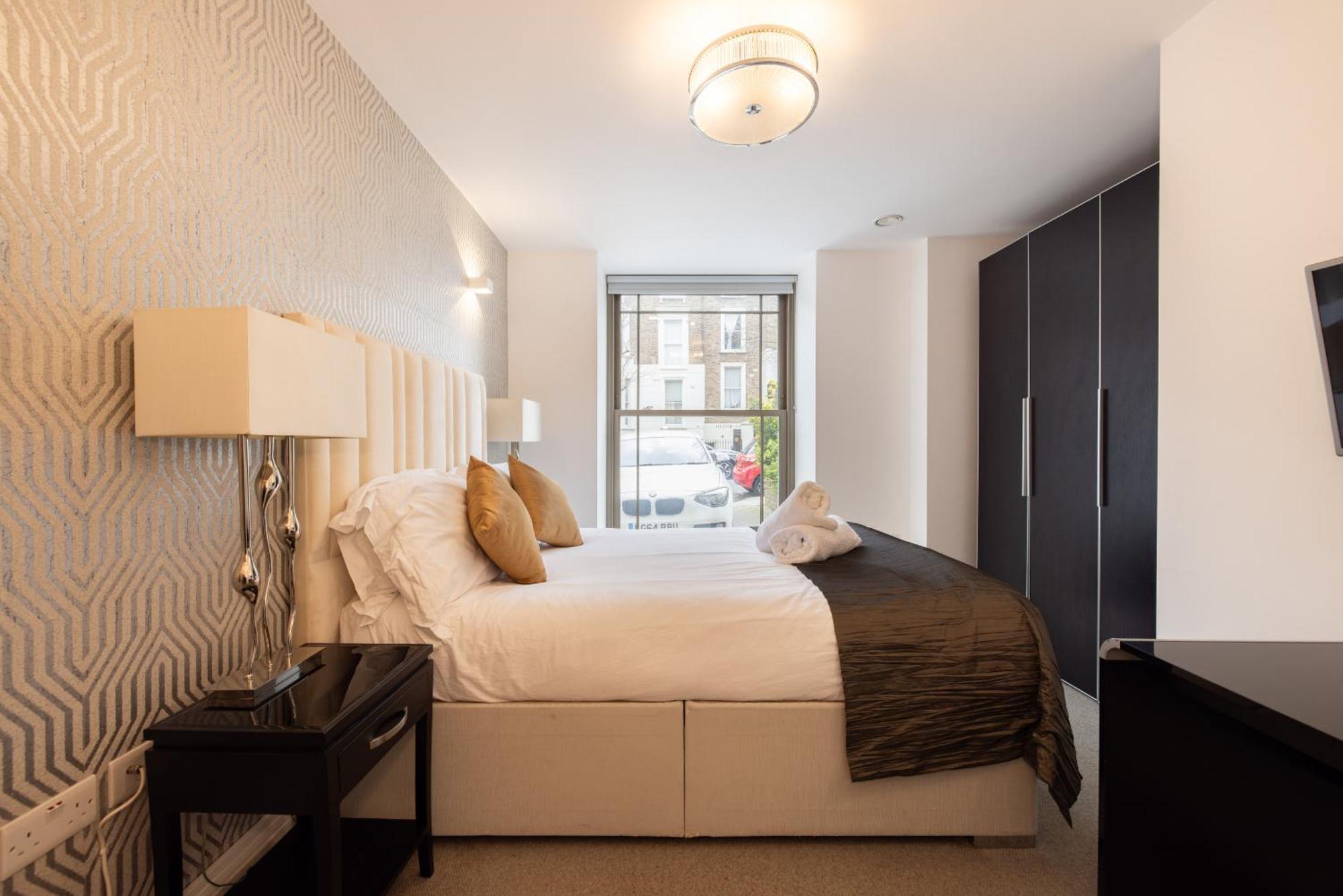 Modern, Spacious With Patio * Londres