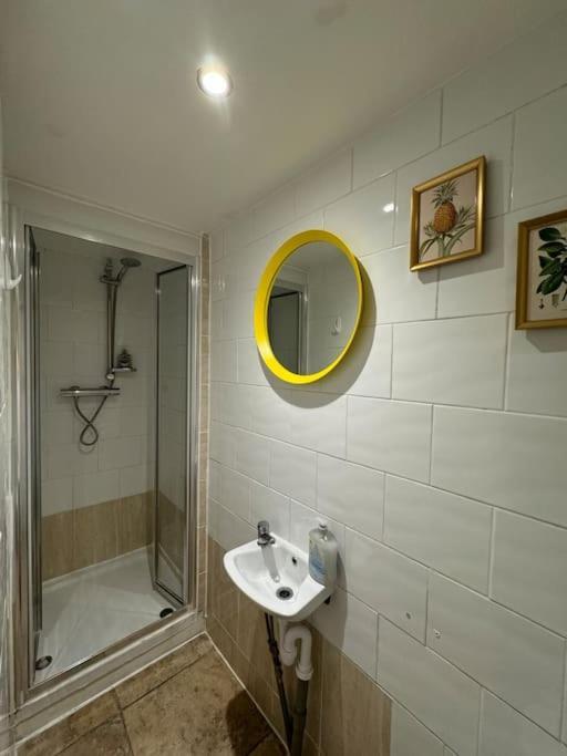 Apartamento Modern 5 Min To Stations Londres