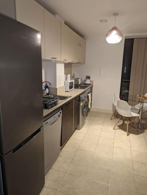Premium Offers L Last-minute L Remigro Short Lets L 1 Bed Flat L Royal Docks L Airport & Excel L 2 Bed St Albans L Family Friendly L Near Bus Stop L Centre L Book Today With Remigro Appartement *