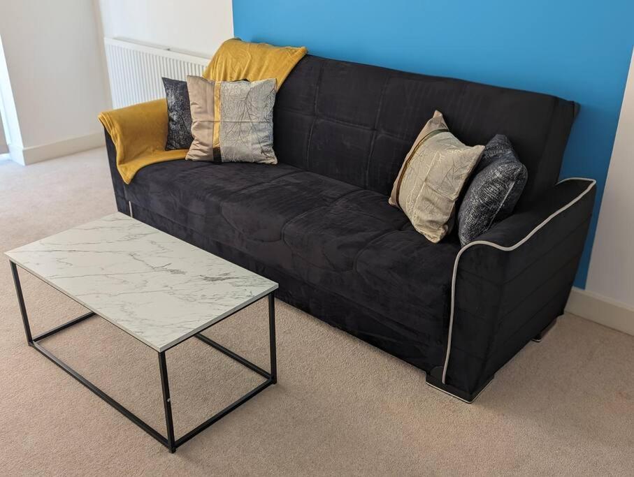 Appartement Premium Offers L Last-minute L Remigro Short Lets L 1 Bed Flat L Royal Docks L Airport & Excel L 2 Bed St Albans L Family Friendly L Near Bus Stop L Centre L Book Today With Remigro Londres