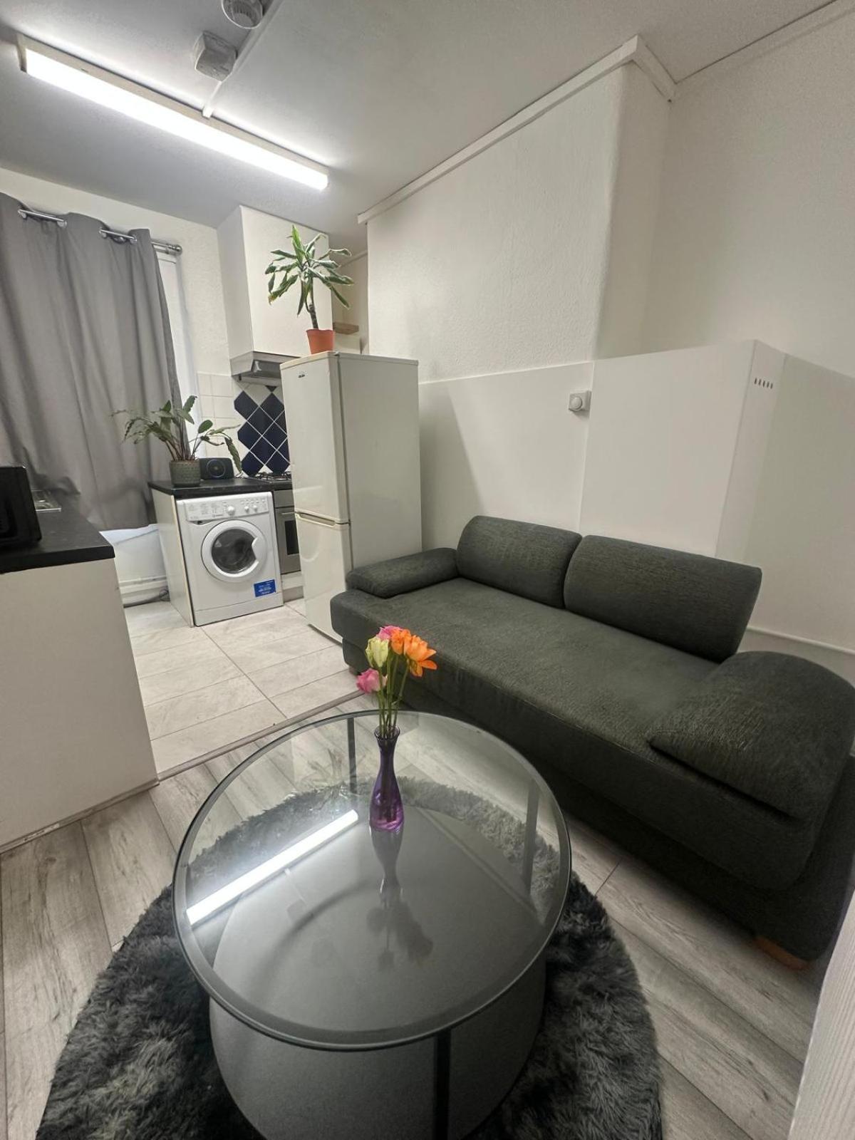 Ground Floor One Bedroom Flat * London