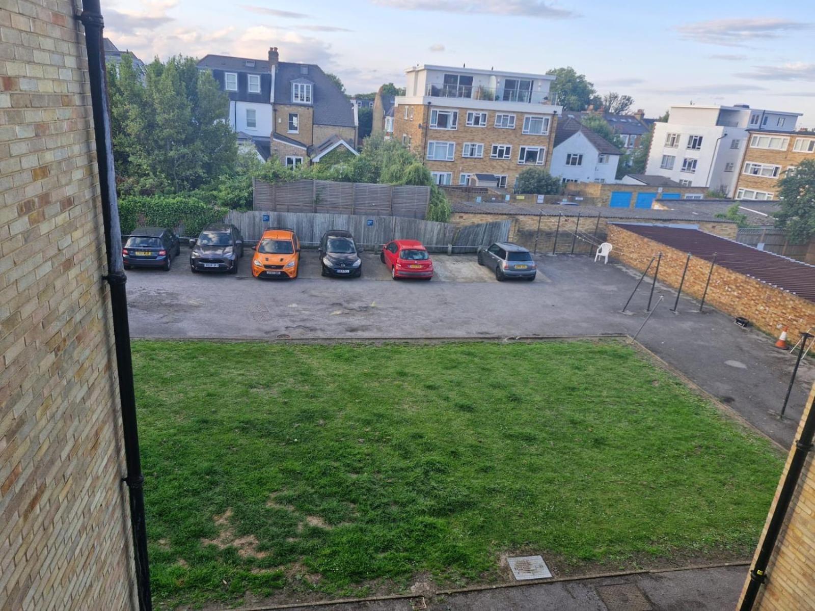 Elegant & Spacious 2-bedroom In Wimbledon *