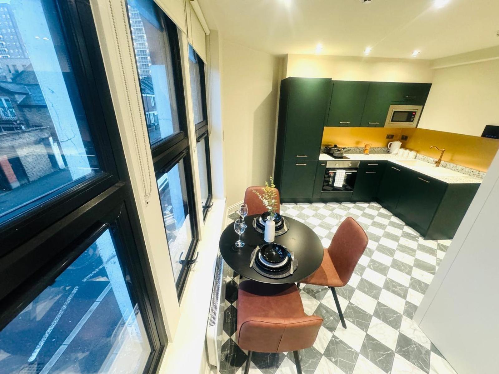 Luxury Flats, Location In Town Apartamento