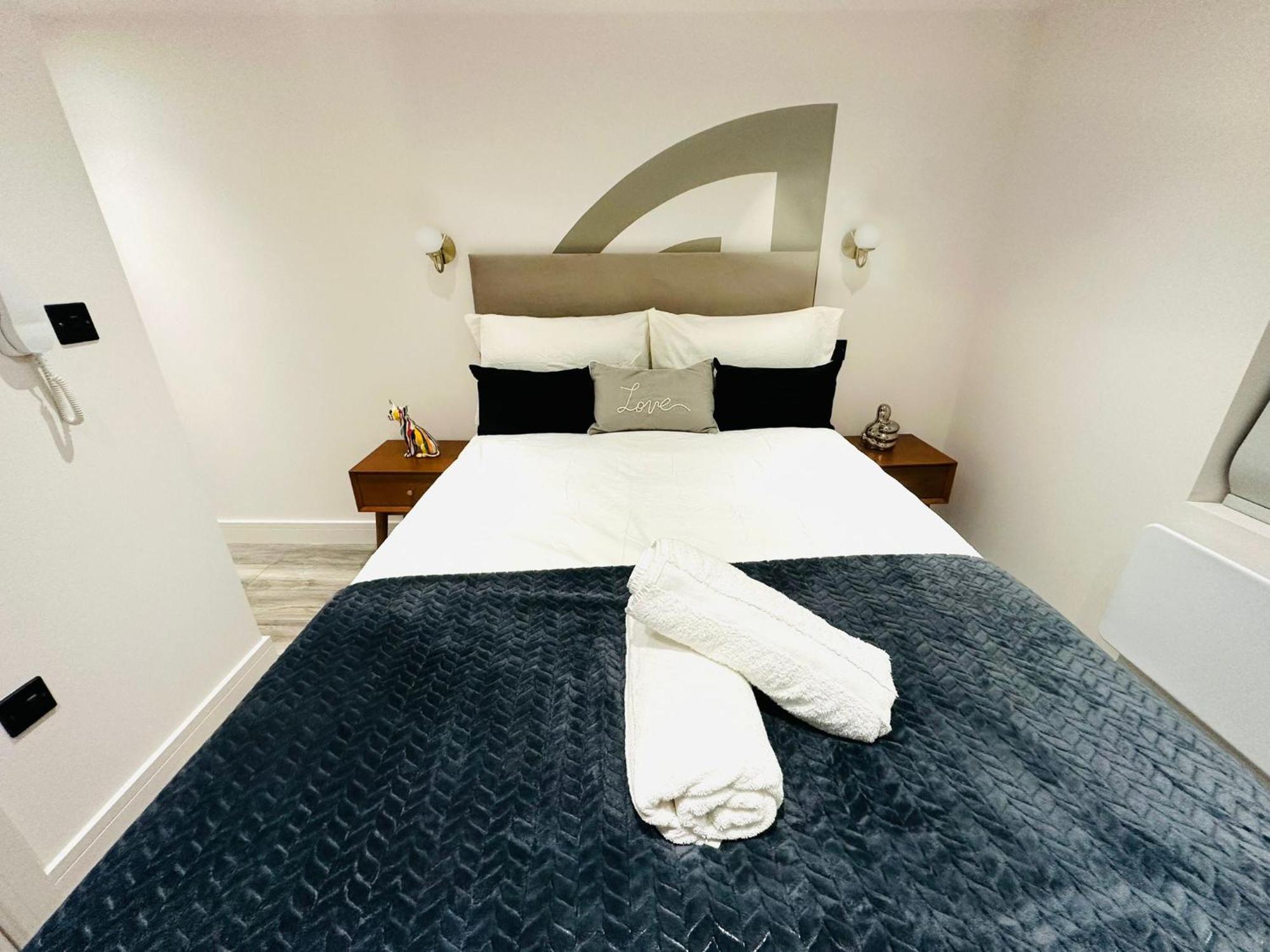 Luxury Flats, Perfect And Ideal For Tourists Apartamento *