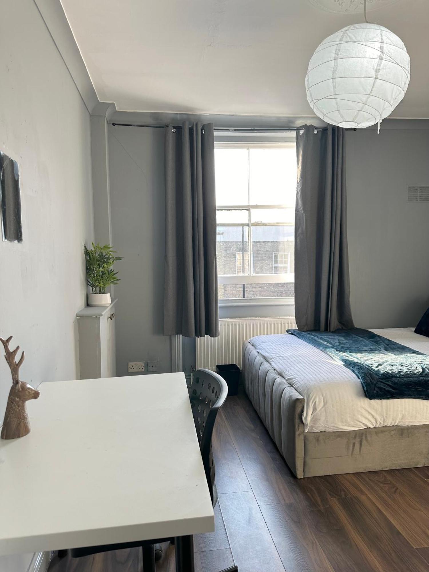 Luxury In A 4 Bedroom Flat! 4 Minutes Walk To Kingscross, St Pancras Hospedagem domiciliar