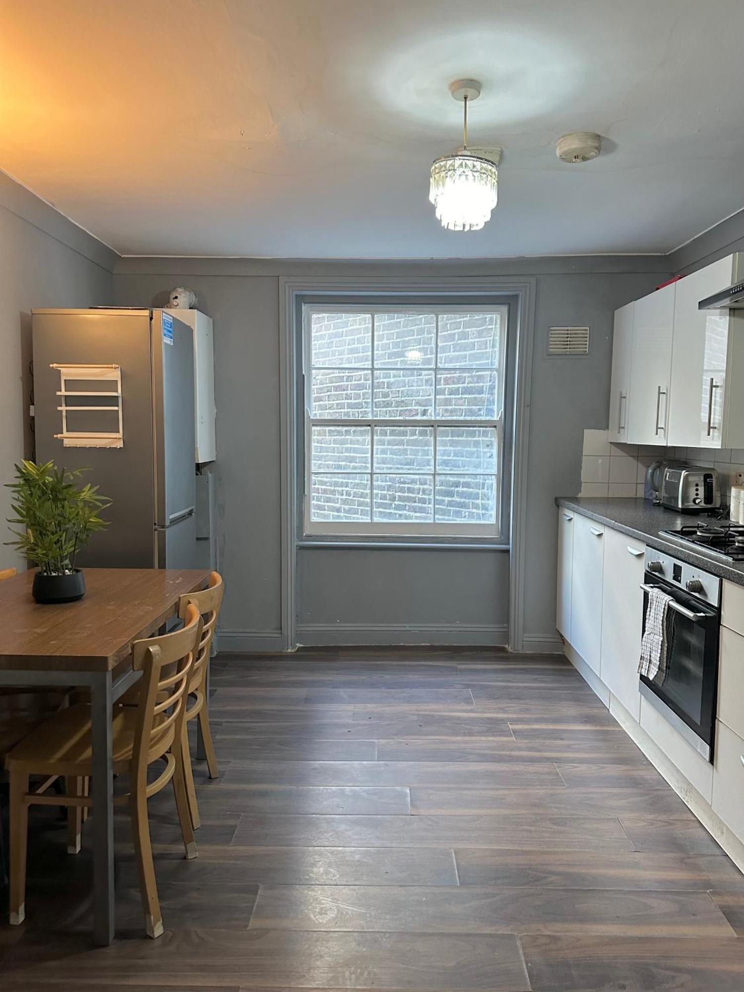 Luxury In A 4 Bedroom Flat! 4 Minutes Walk To Kingscross, St Pancras Londres