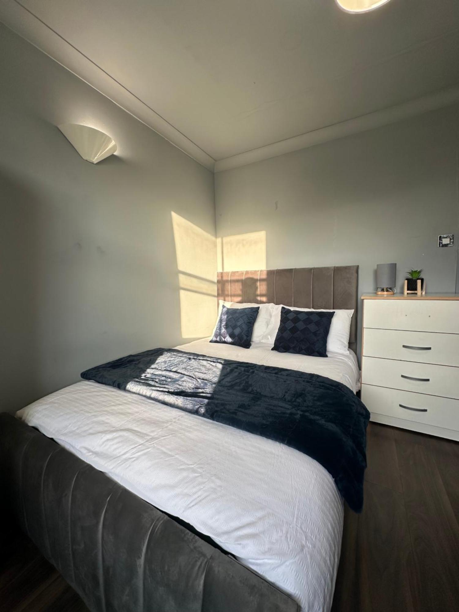 Luxury In A 4 Bedroom Flat! 4 Minutes Walk To Kingscross, St Pancras Hospedagem domiciliar *