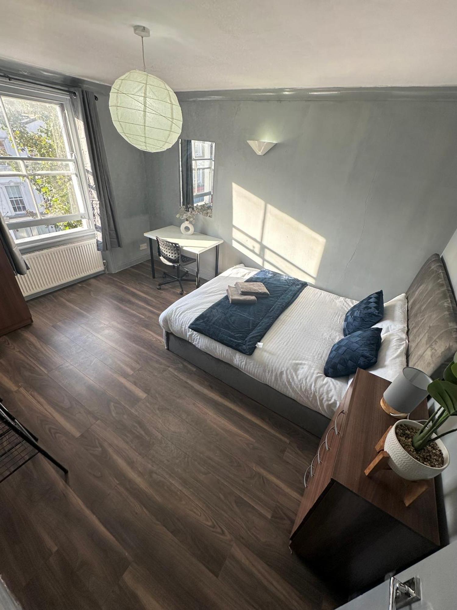Luxury In A 4 Bedroom Flat! 4 Minutes Walk To Kingscross, St Pancras * Londres