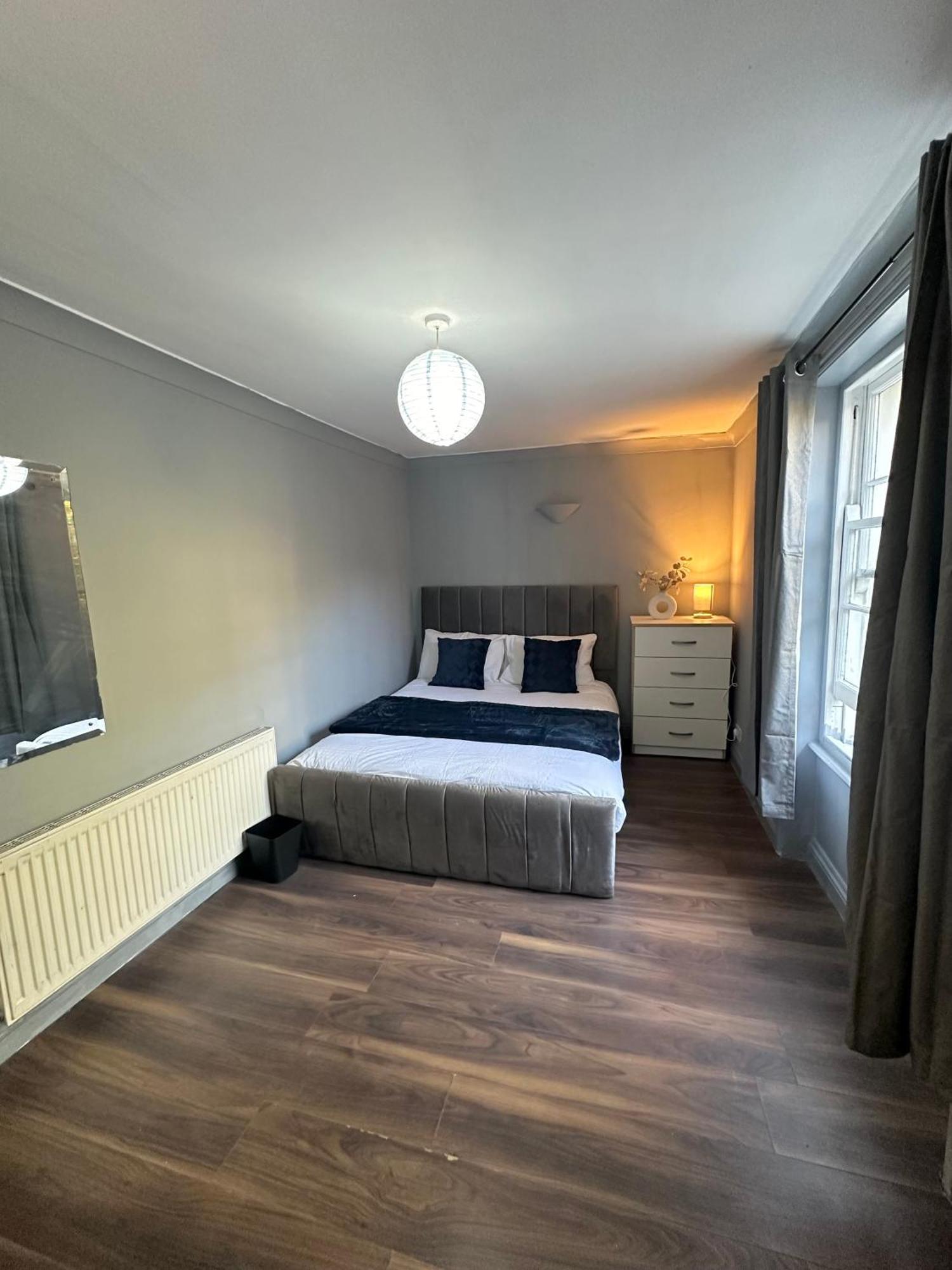 Hospedagem domiciliar Luxury In A 4 Bedroom Flat! 4 Minutes Walk To Kingscross, St Pancras Londres