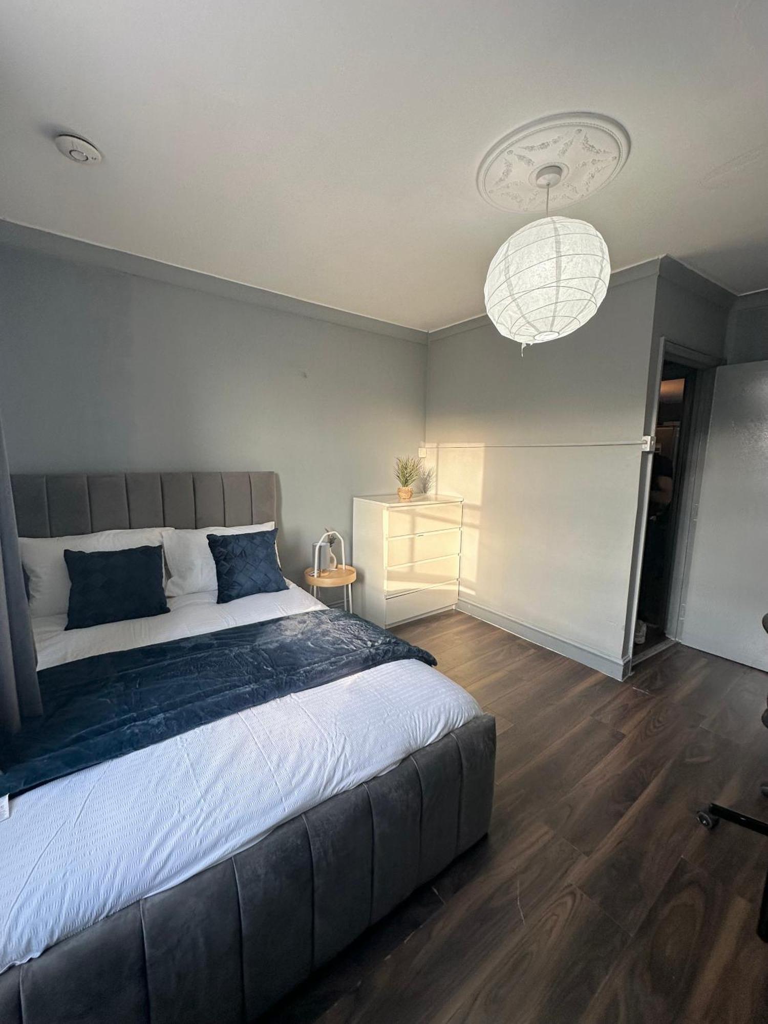 Hospedagem domiciliar Luxury In A 4 Bedroom Flat! 4 Minutes Walk To Kingscross, St Pancras *
