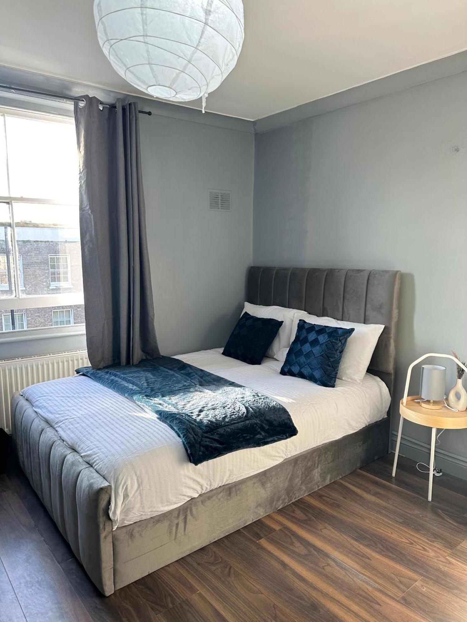 Luxury In A 4 Bedroom Flat! 4 Minutes Walk To Kingscross, St Pancras * Londres