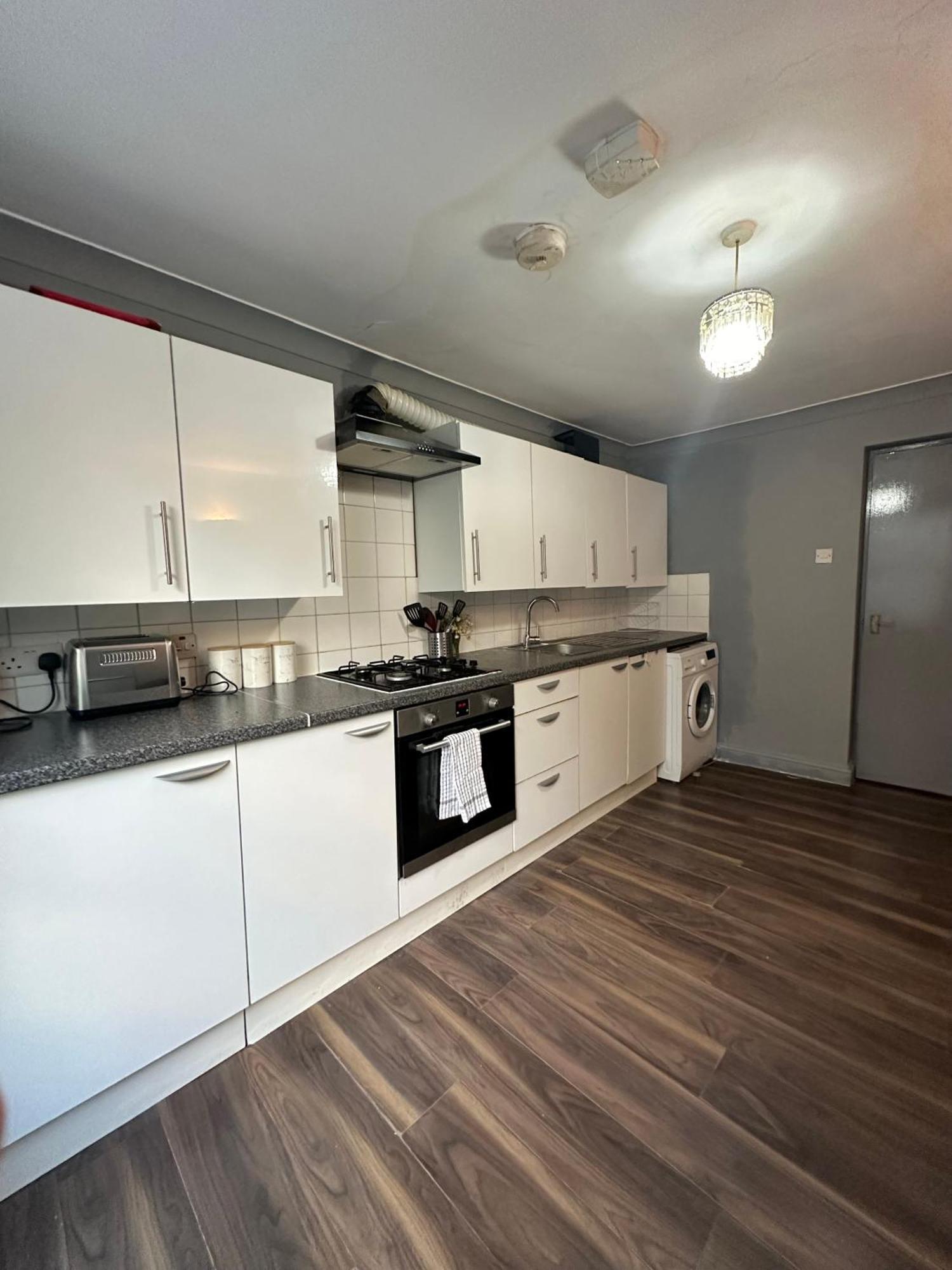 Luxury In A 4 Bedroom Flat! 4 Minutes Walk To Kingscross, St Pancras Londres