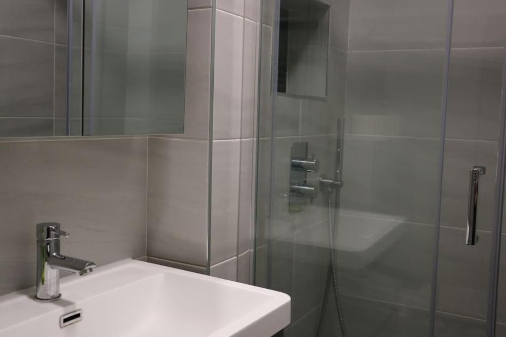 Apartamento 2 Bedroom Modern, Simple Flat In Broadway Market *