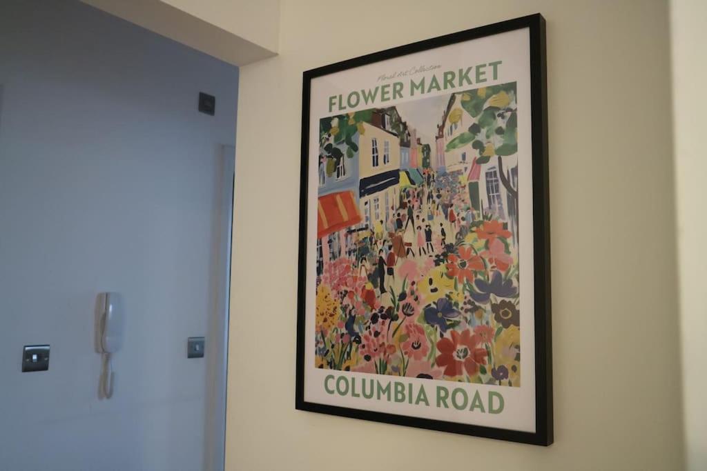 2 Bedroom Modern, Simple Flat In Broadway Market