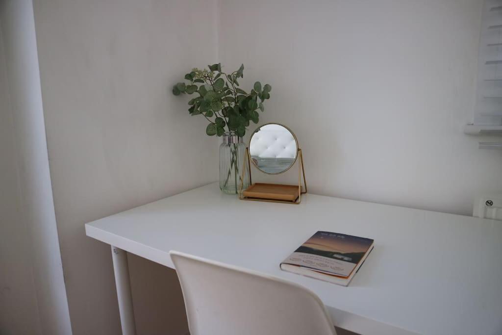Apartamento 2 Bedroom Modern, Simple Flat In Broadway Market Londres