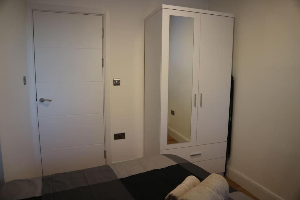 2 Bedroom Modern, Simple Flat In Broadway Market Apartamento Londres