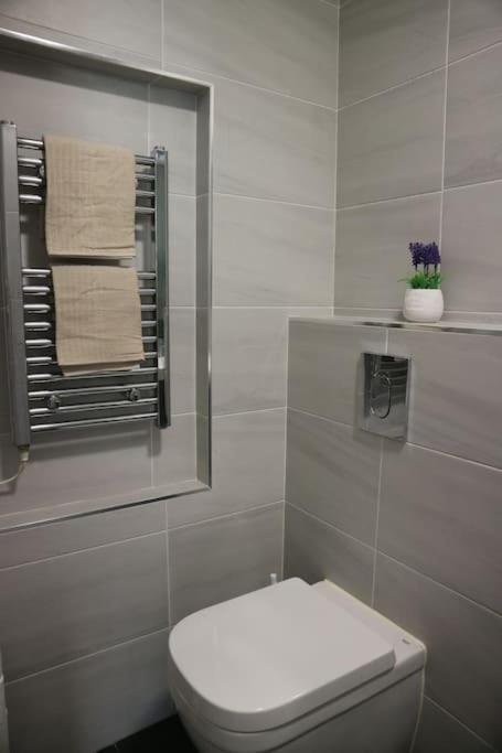 2 Bedroom Modern, Simple Flat In Broadway Market Apartamento