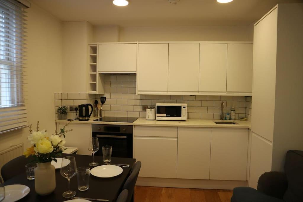 2 Bedroom Modern, Simple Flat In Broadway Market Apartamento Londres