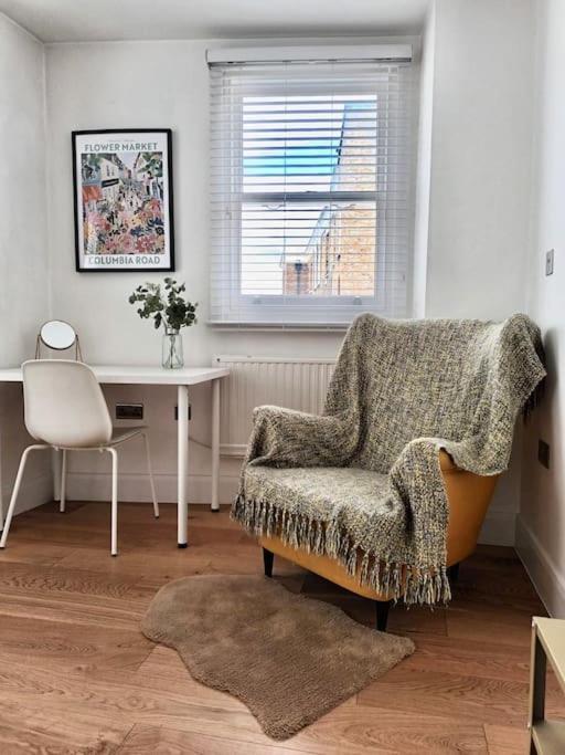 Apartamento 2 Bedroom Modern, Simple Flat In Broadway Market Londres