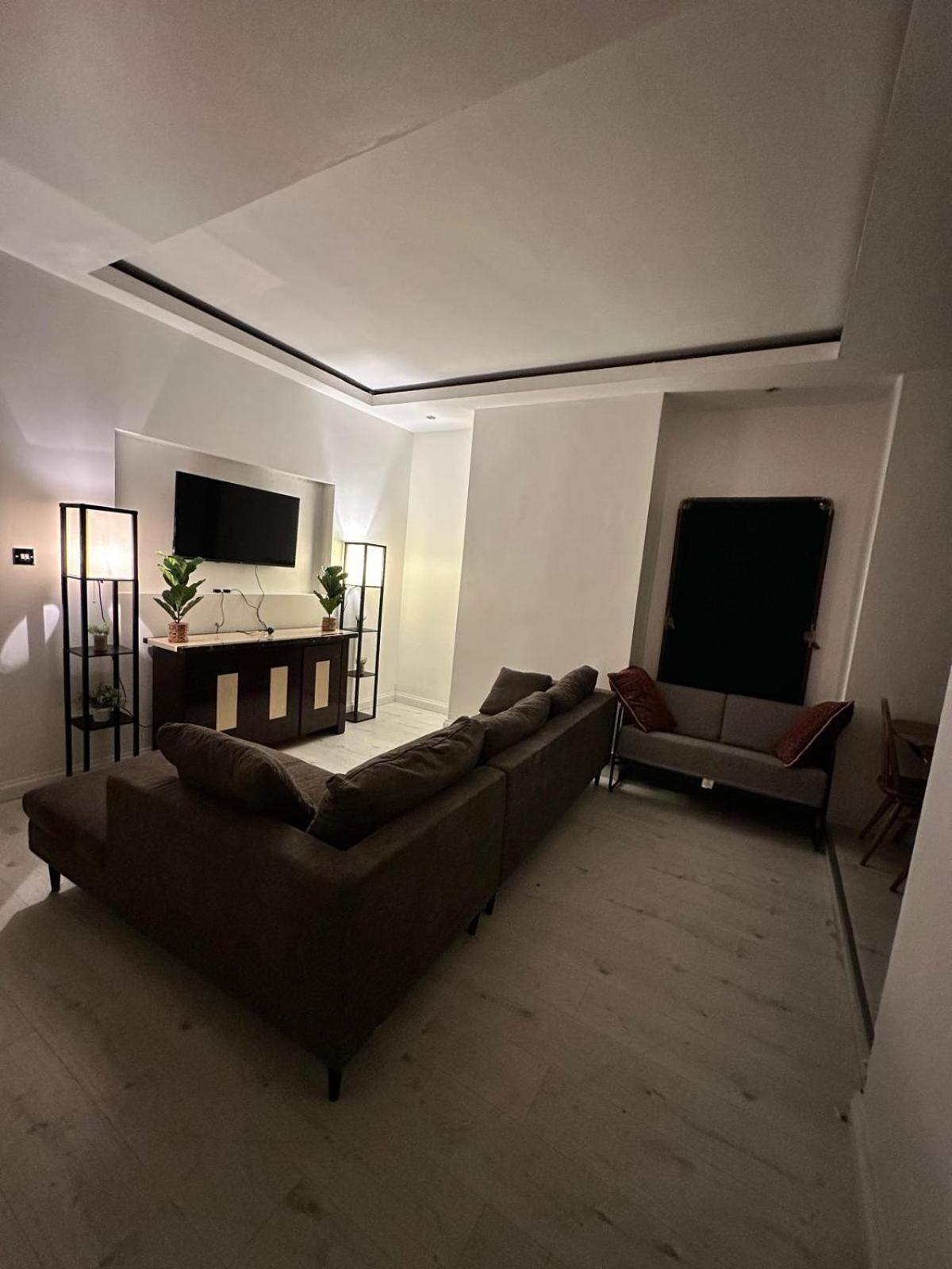 2 Bedroom Flat Wembley * Londres