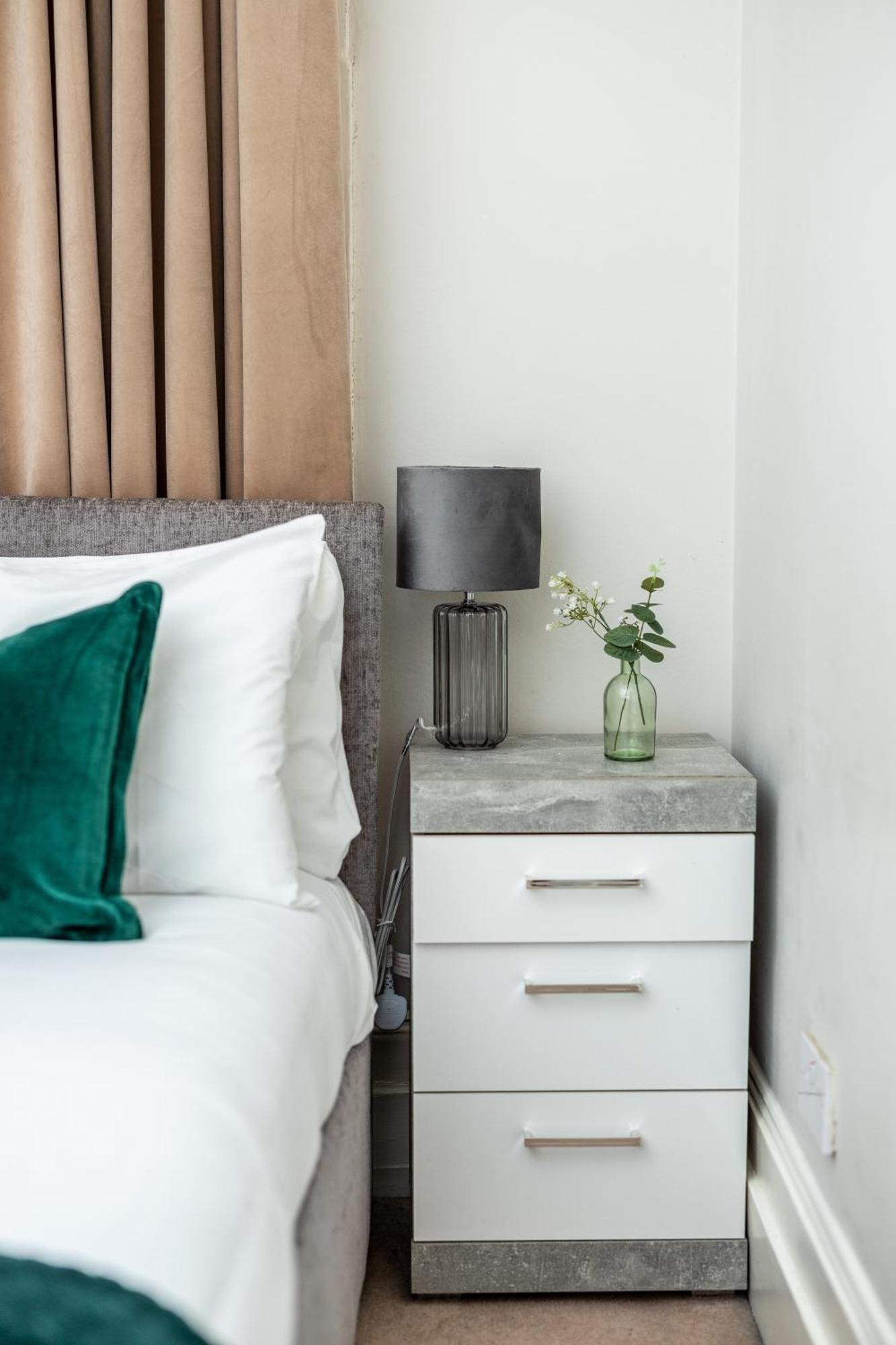 Apartment Elegant & Spacious - Minutes To Kensington *
