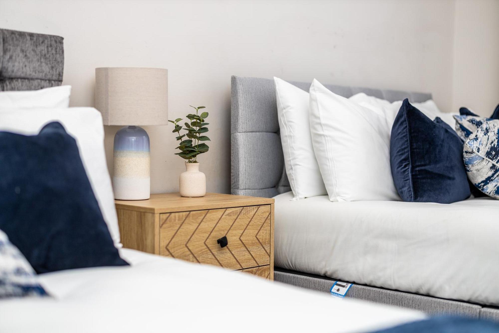 Elegant & Spacious - Minutes To Kensington Apartment London