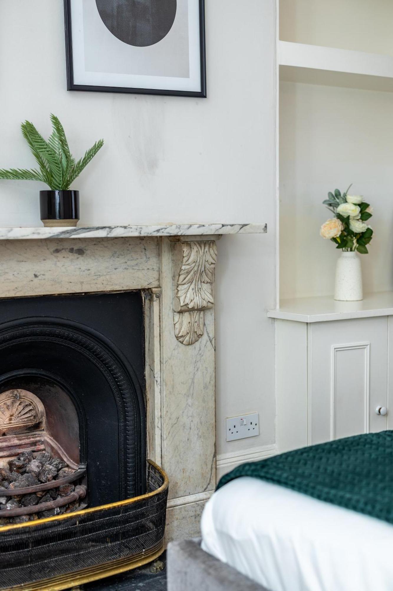 Apartment Elegant & Spacious - Minutes To Kensington *