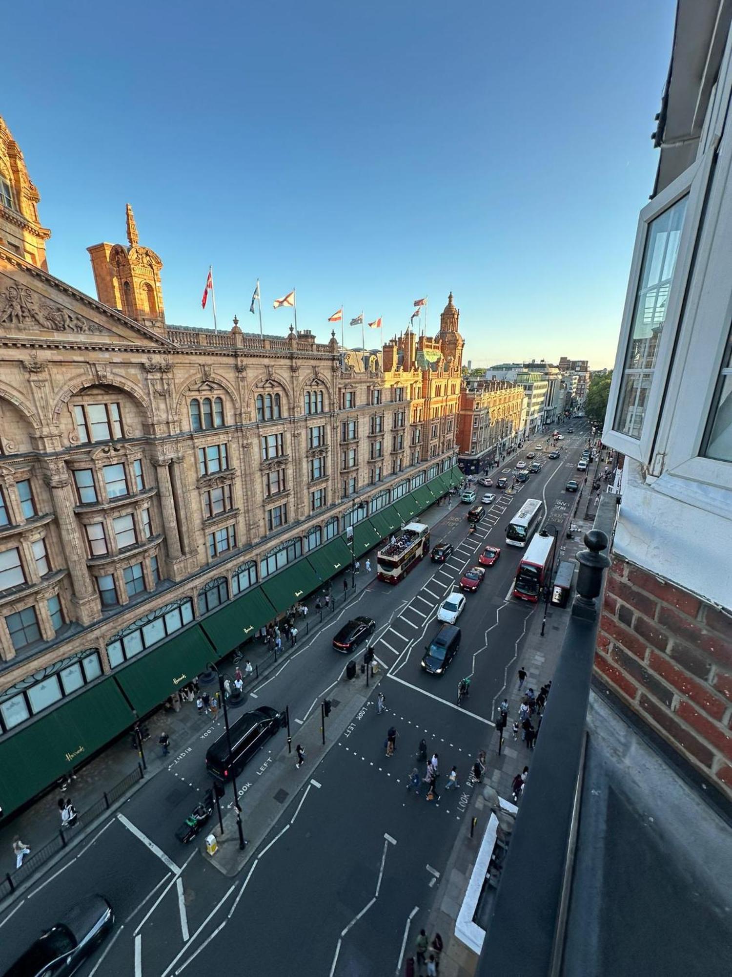 Knightsbridge Luxurious - Facing Harrods Apartment *